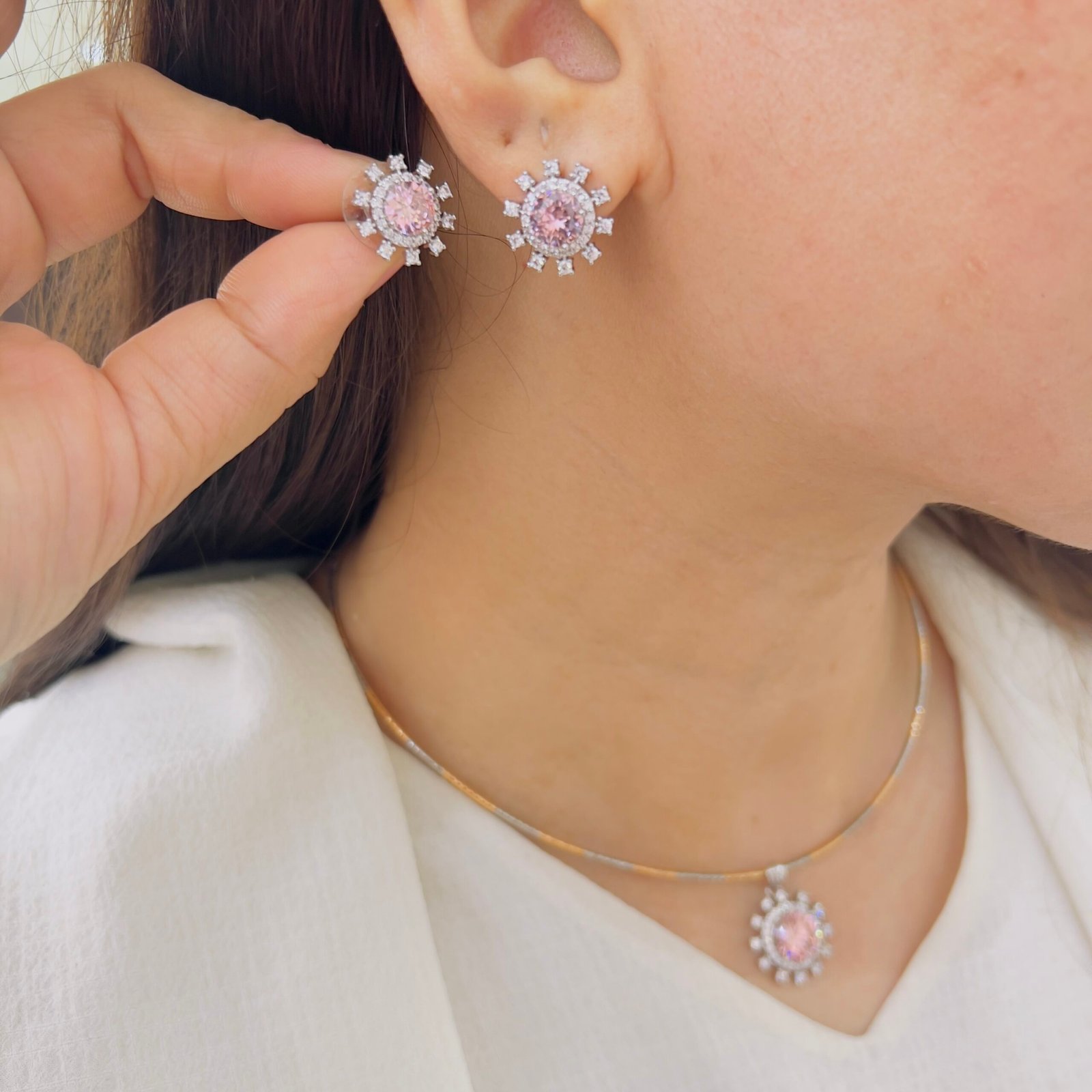 Graceful Pendant Set for Modern Styling - Image 17