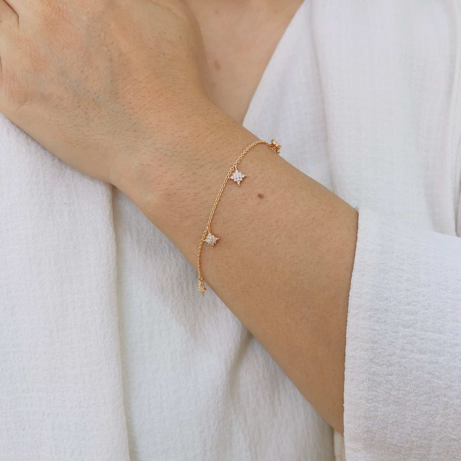 18K Gold Bracelet for Daily Style - Image 3