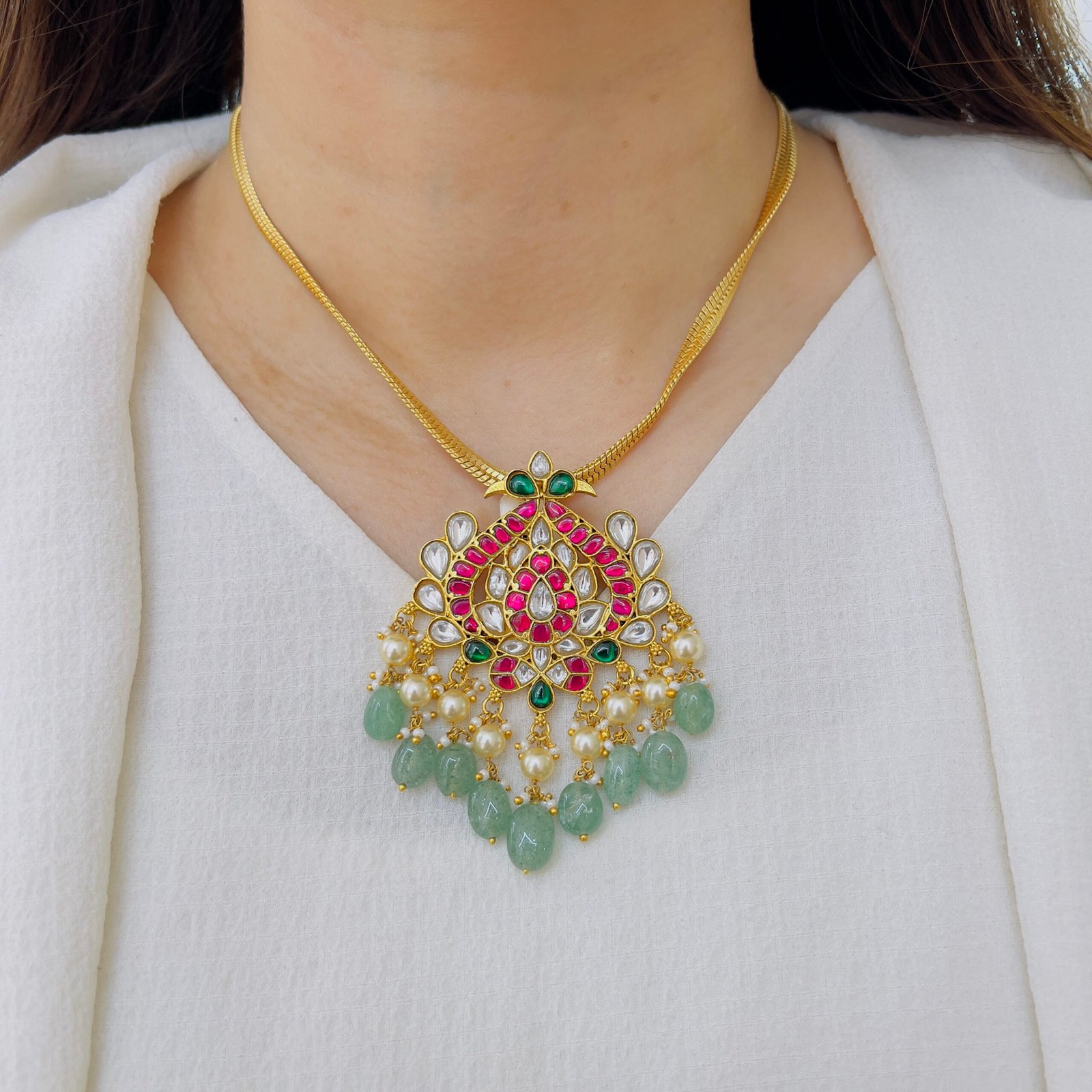 Classic Jadau Pendant with Regal Appeal