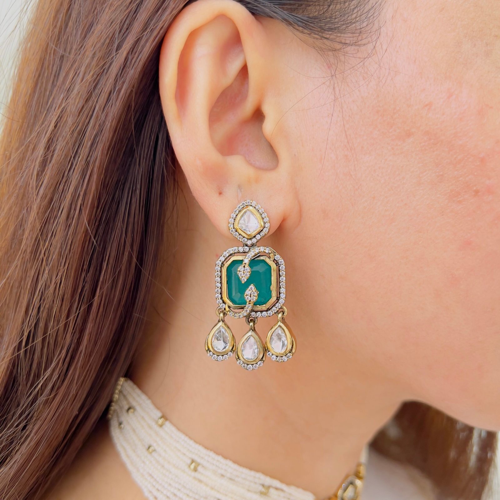 Classic Victorian Choker with Timeless Appeal - Image 3