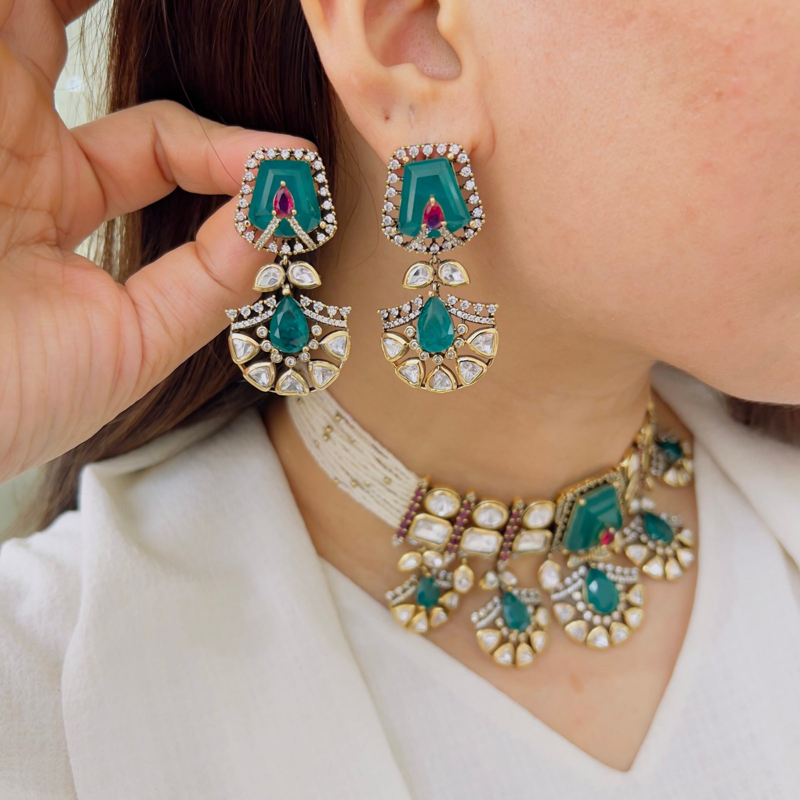 Statement Victorian Necklace with Royal Finish - Image 2