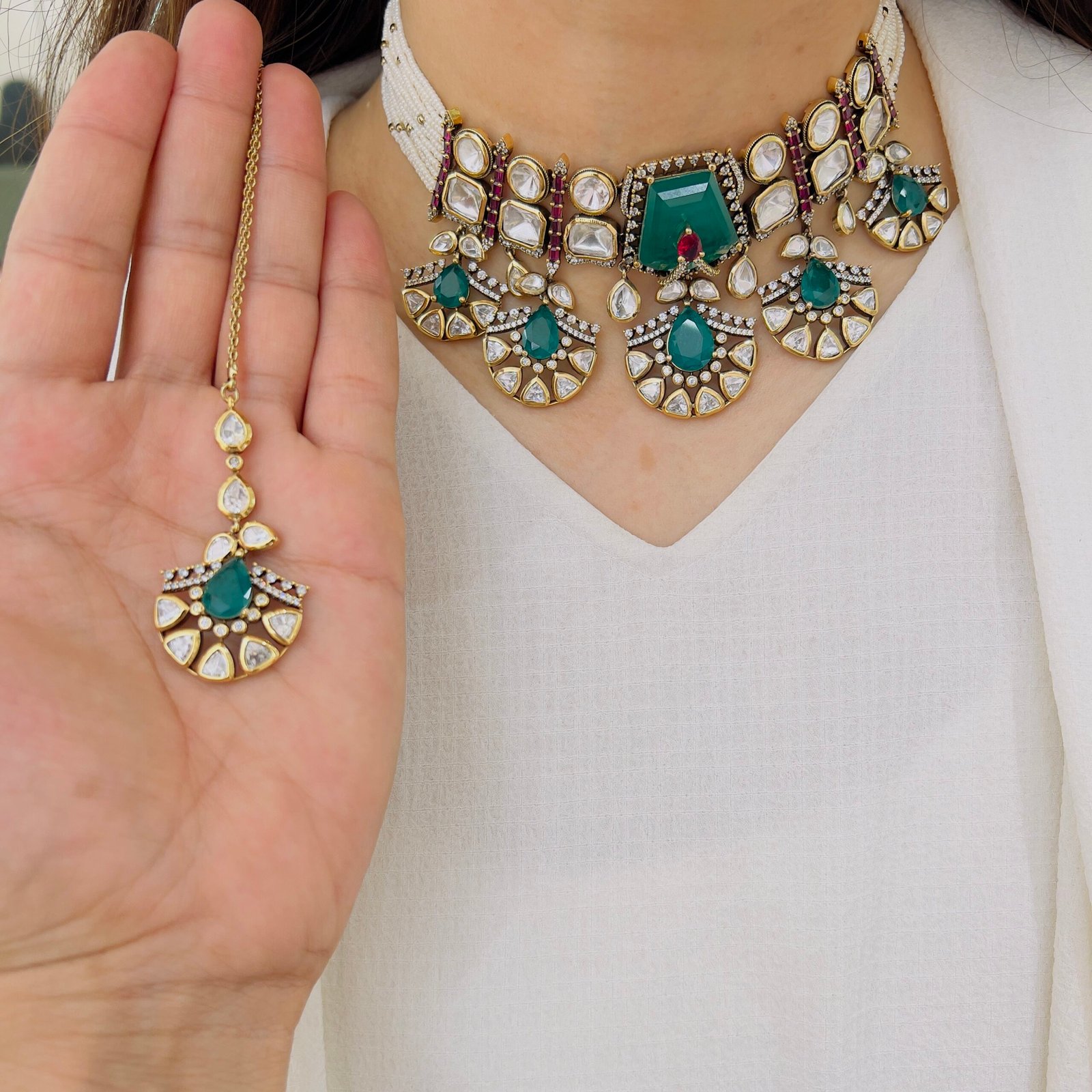 Statement Victorian Necklace with Royal Finish - Image 4