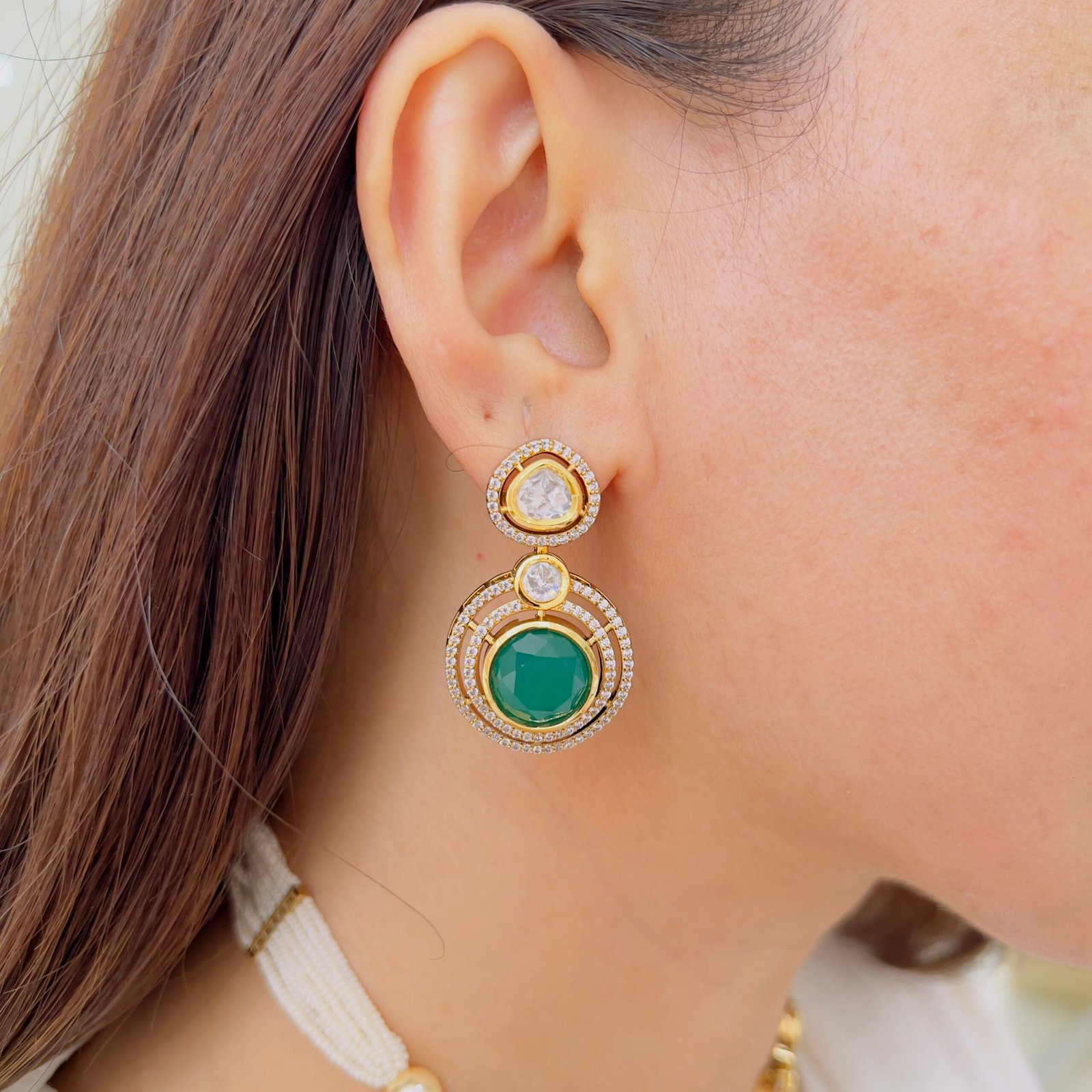 Graceful Vintage Necklace Set with Statement Design - Image 3