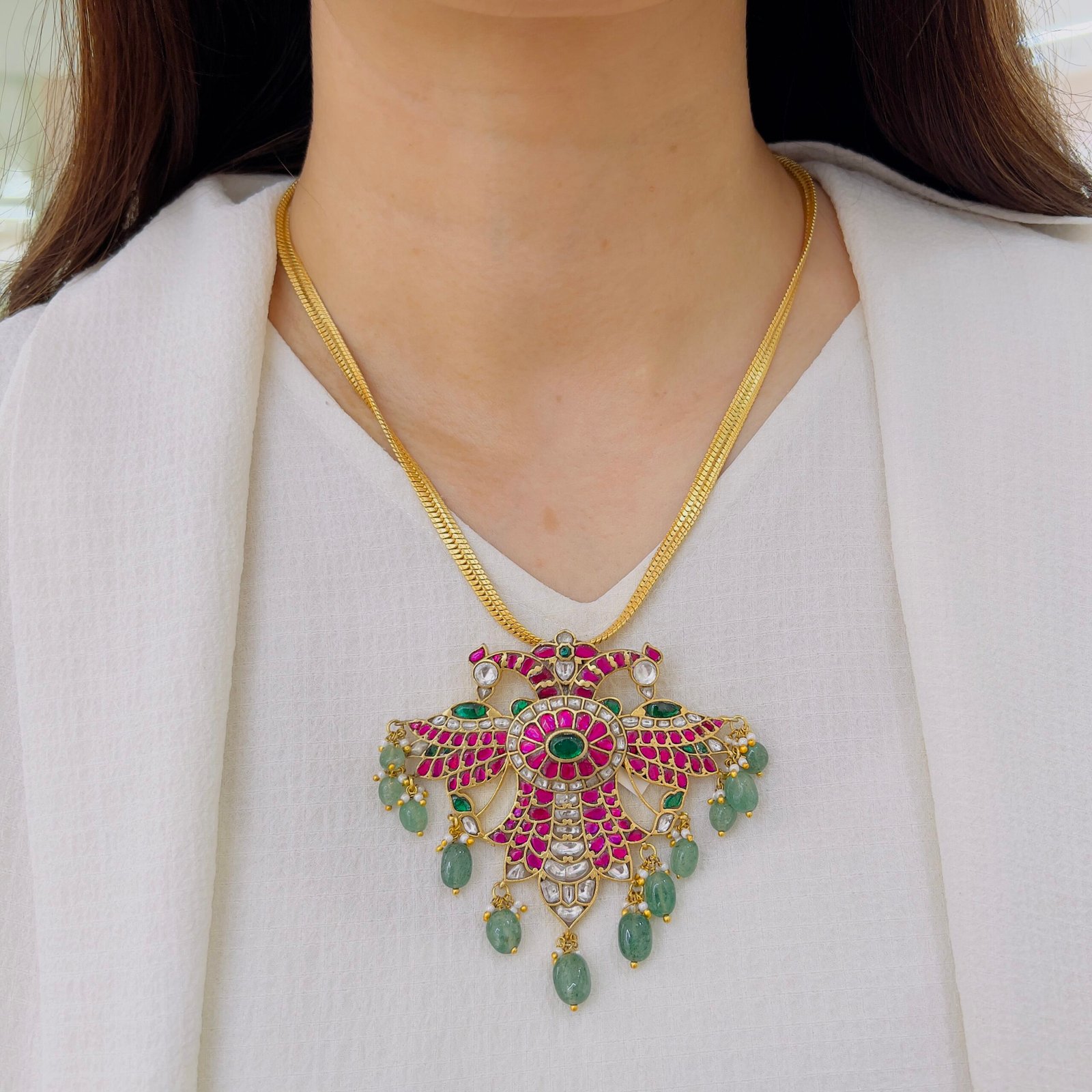 Elegant Jadau Pendant for Classic Looks - Image 3