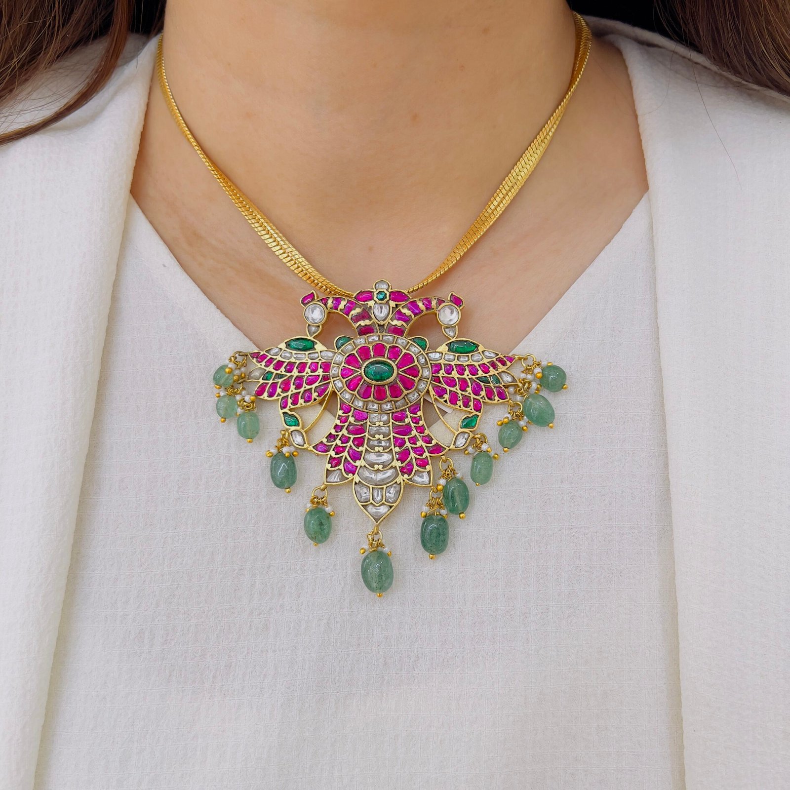 Elegant Jadau Pendant for Classic Looks - Image 2