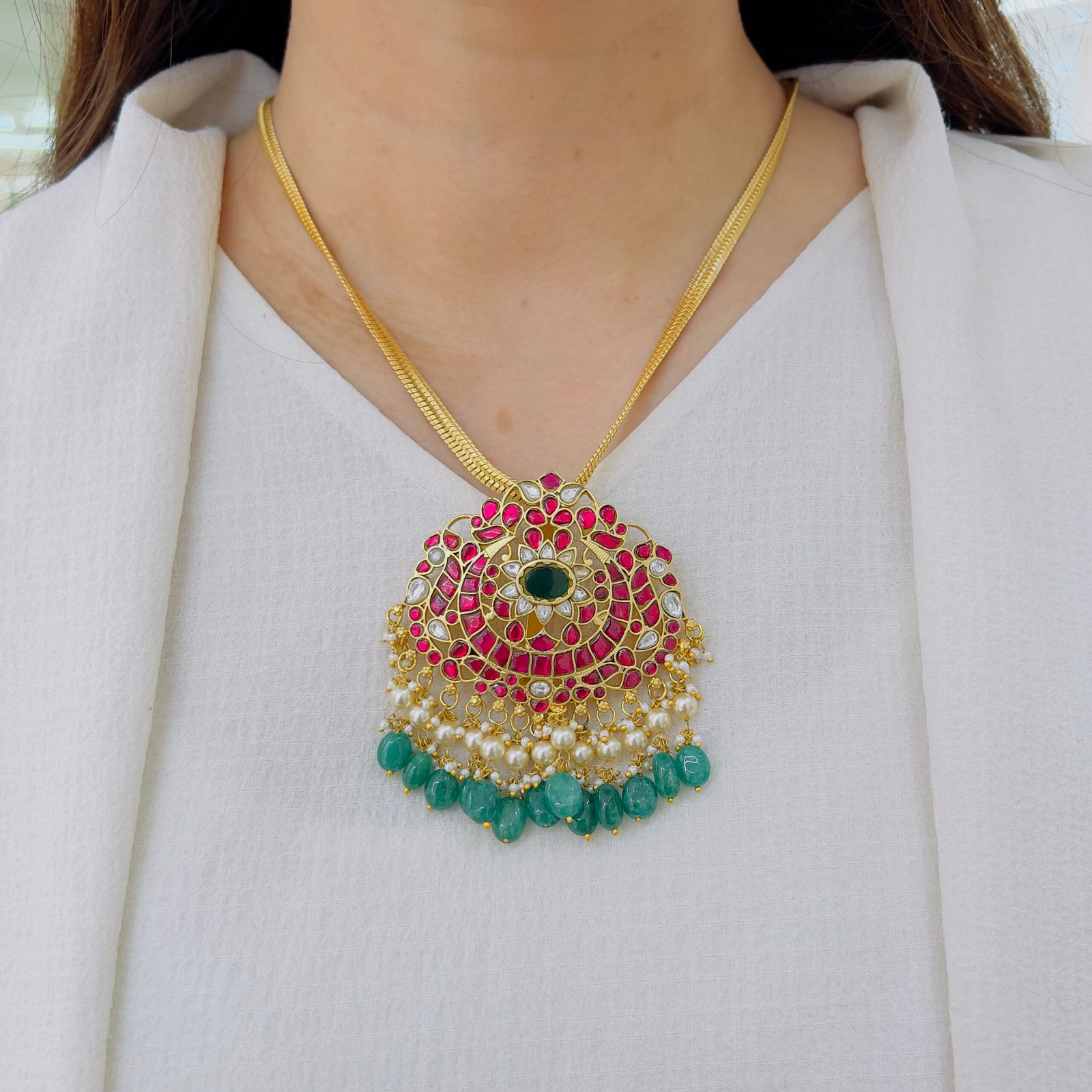 Graceful Jadau Pendant for Every Occasion