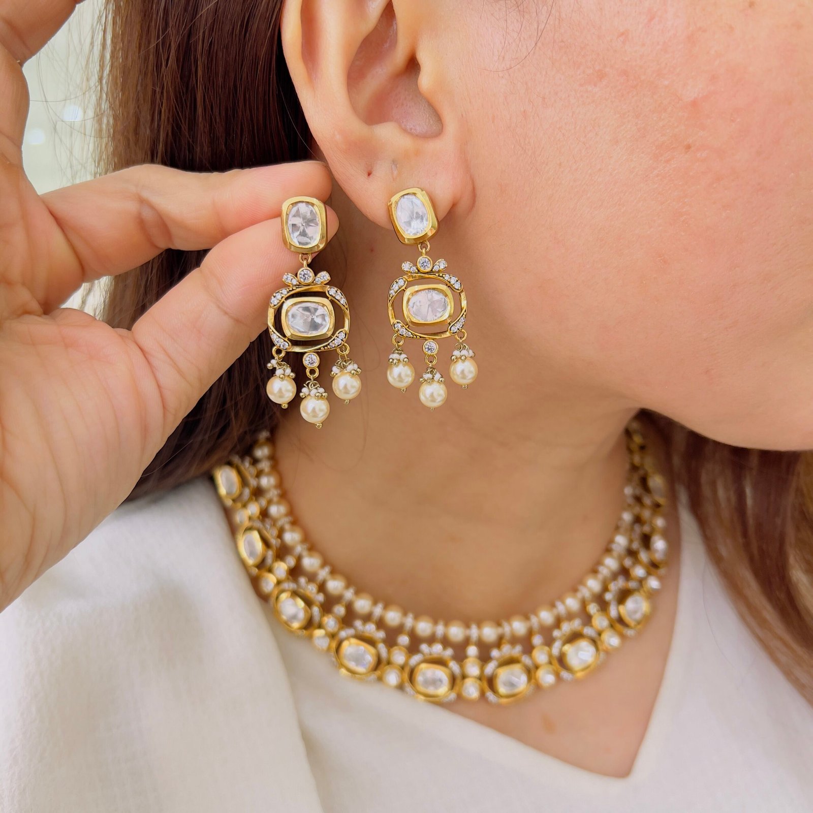 Classic Victorian Crystal Necklace Set with Pearl Drops - Image 2