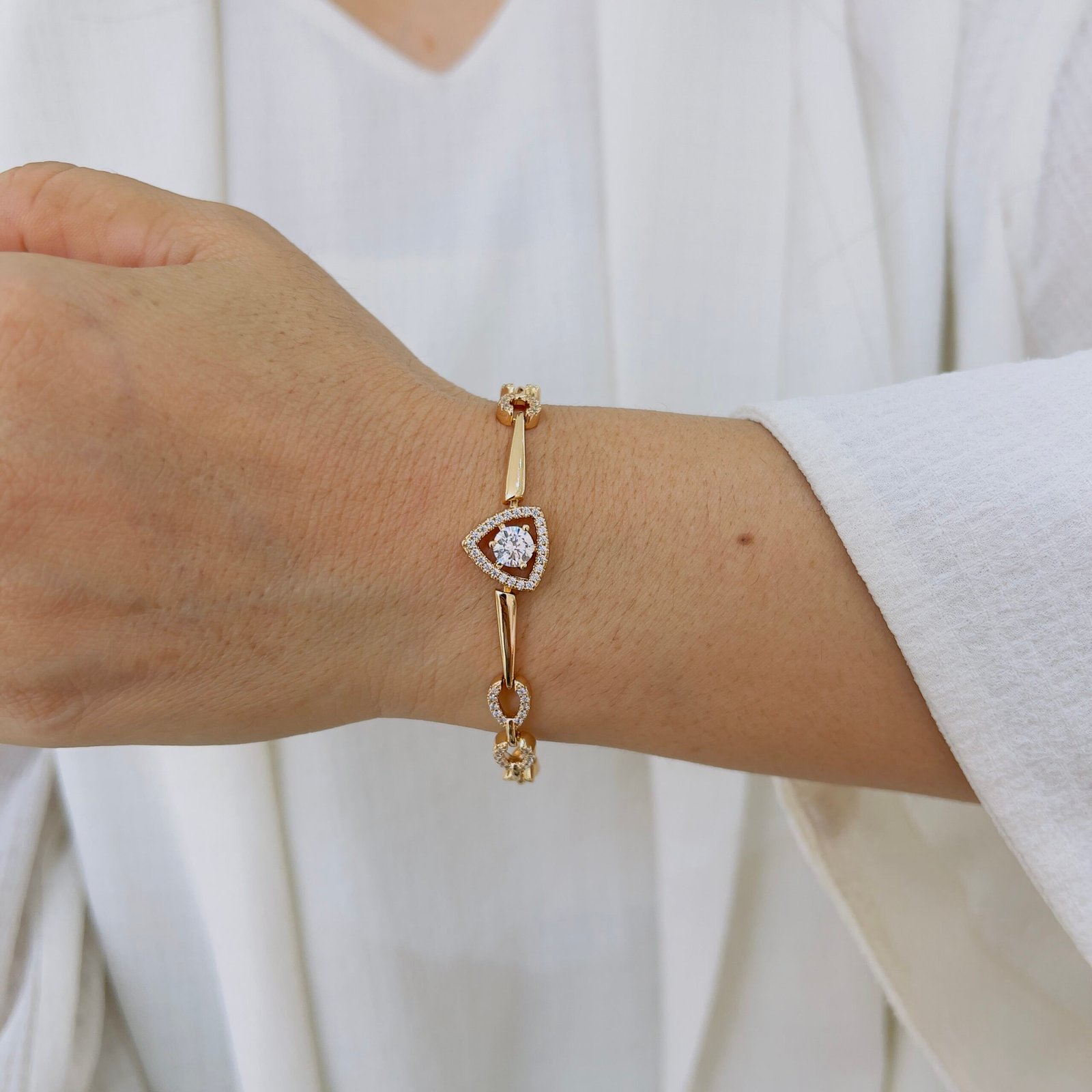 Elegant Everyday Bracelet – 18K Gold Plated - Image 2