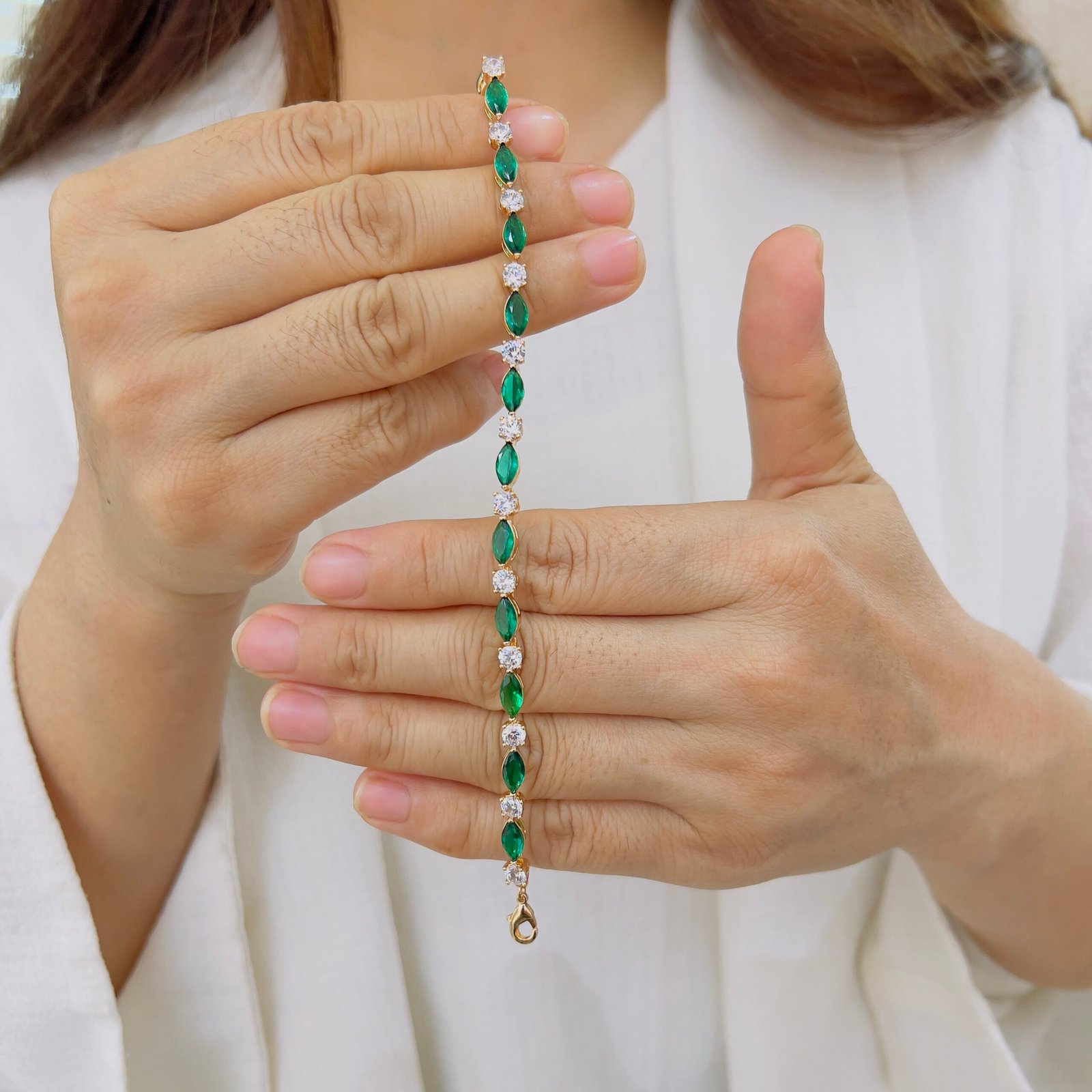 Simple. Stylish. Essential. - Image 2