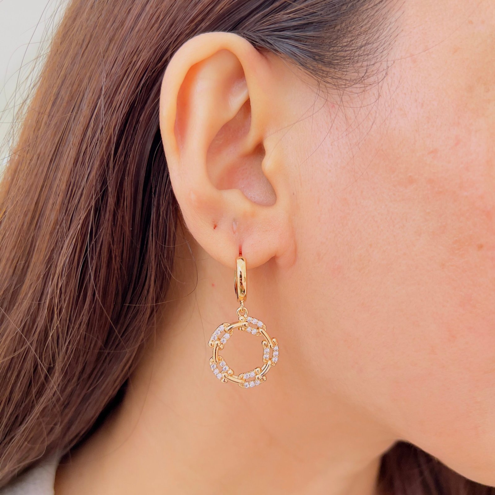 Chic. Simple. Essential.