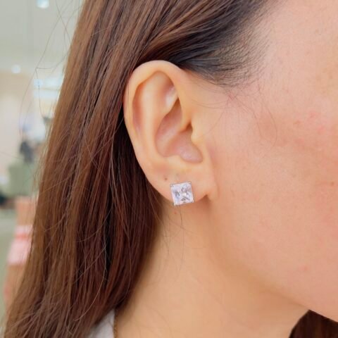 Minimal Magic Studs