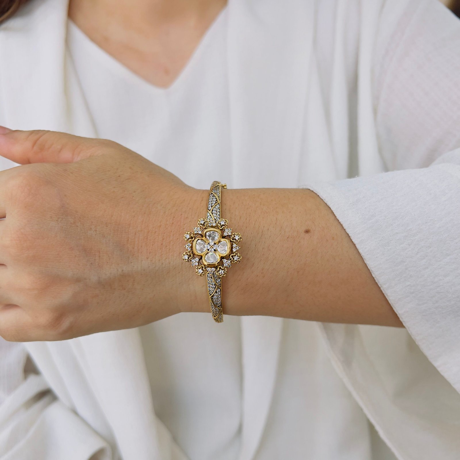 Floral Grace Victorian Kada - Image 2