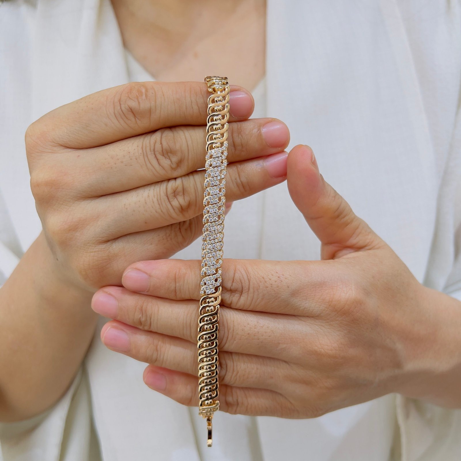 Effortless Style Bracelet - Image 2