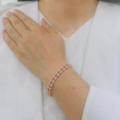 Elegant Openable Oval Solitaire Bracelet for Women