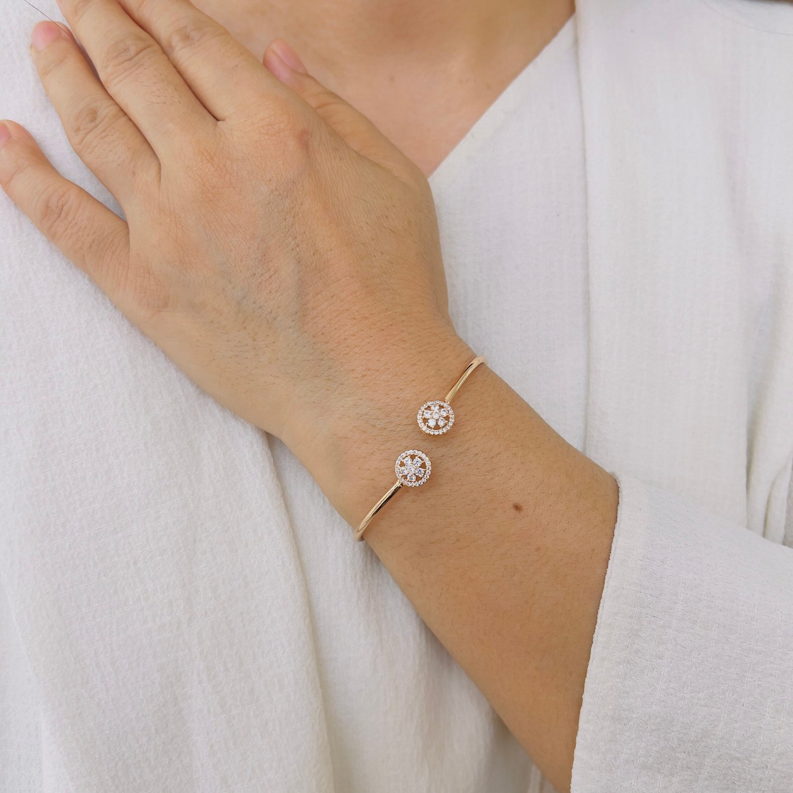 Sparkle Circle Open Bracelet - Image 3