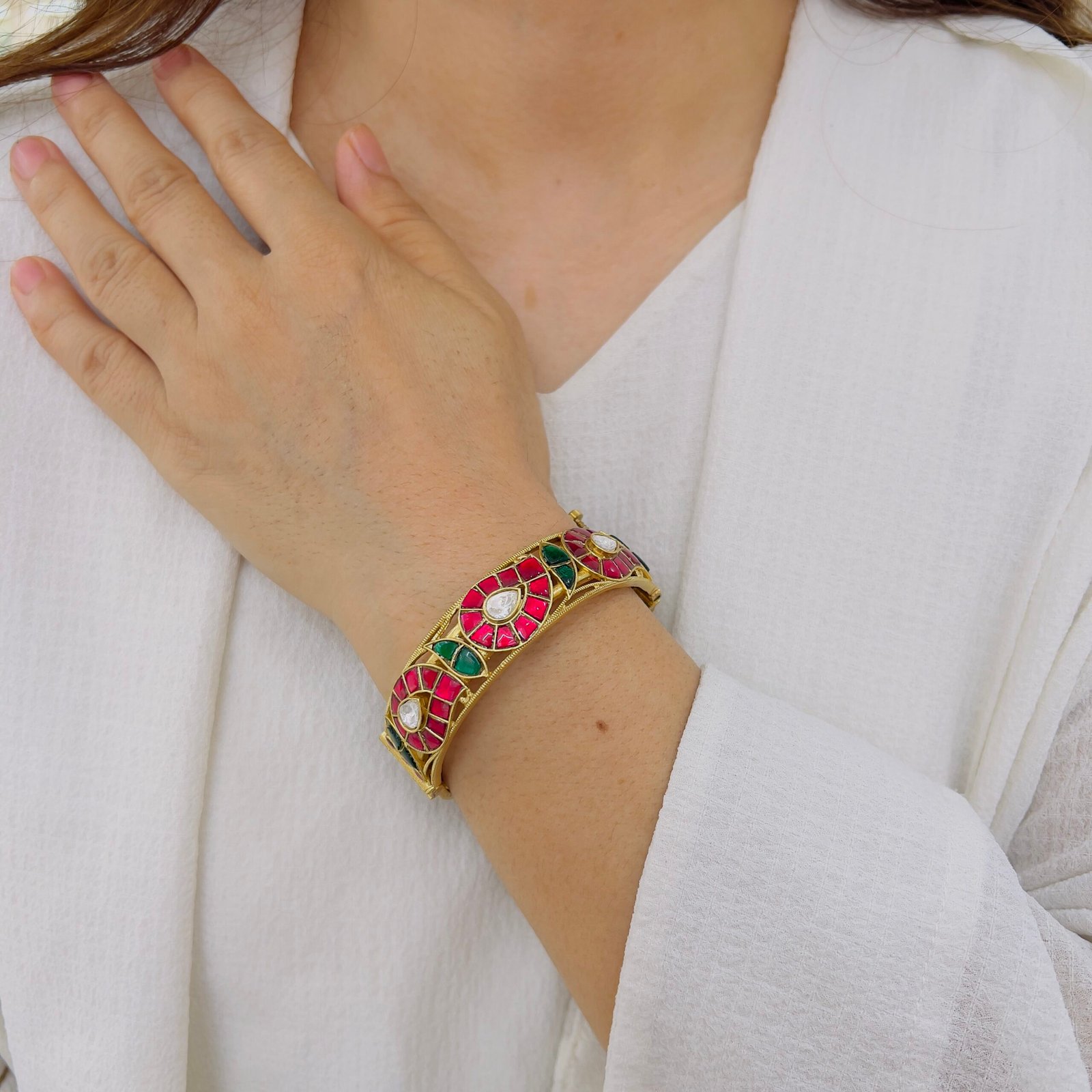Heritage Luxury: Matte Gold Floral Kemp Kada with Uncut Polki Diamonds - Image 3