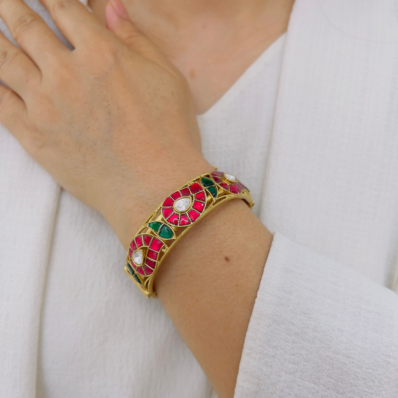 Heritage Luxury: Matte Gold Floral Kemp Kada with Uncut Polki Diamonds