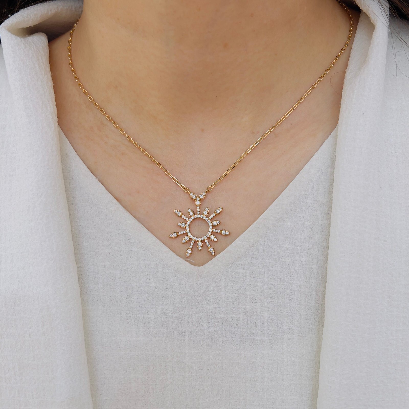 Subtle Sparkle Chain - Image 2