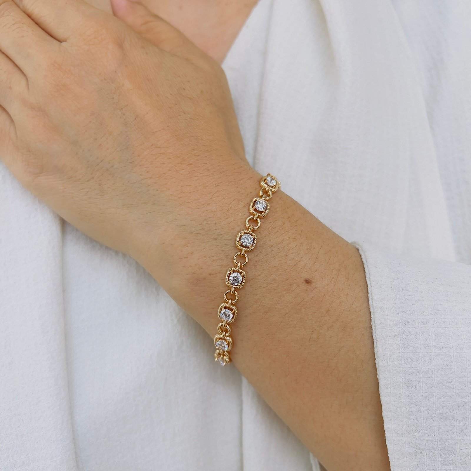 Chic Daily Wear Bracelet - Image 2