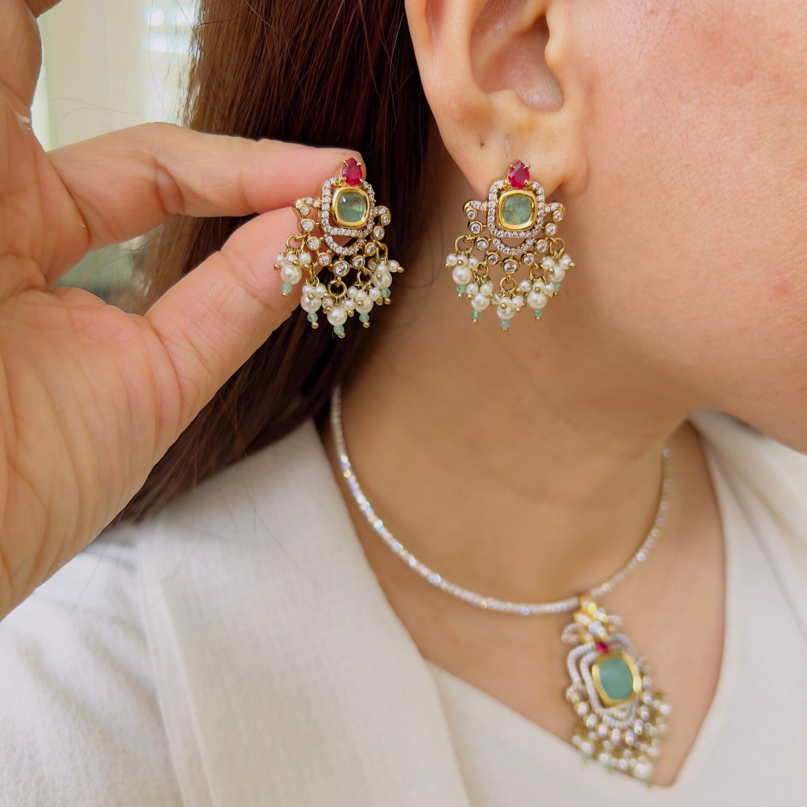 Victorian Emerald Pendant Set – Timeless Elegance with Sparkling Diamond Finish - Image 11