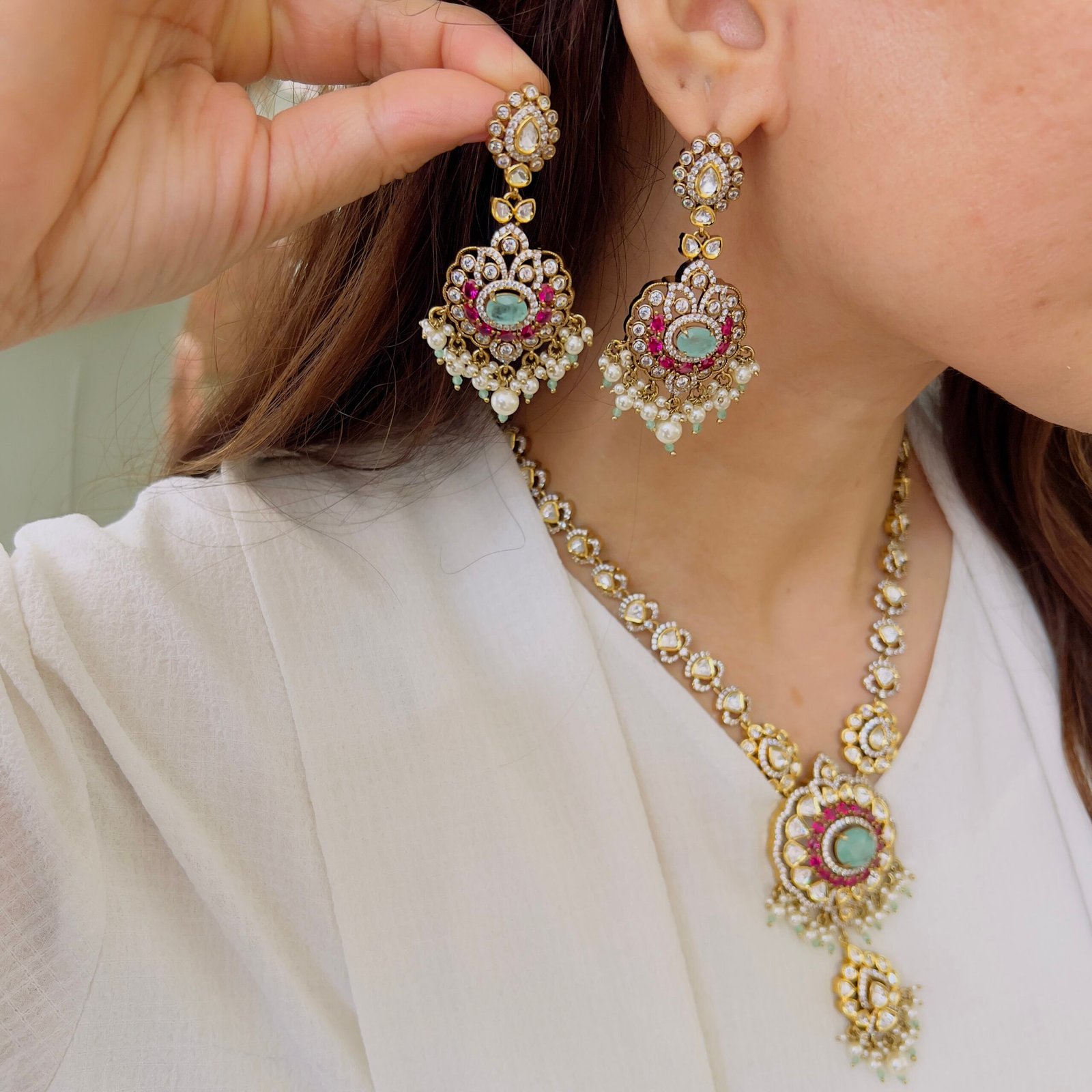 Regal Victorian Bridal Necklace Set - Image 2