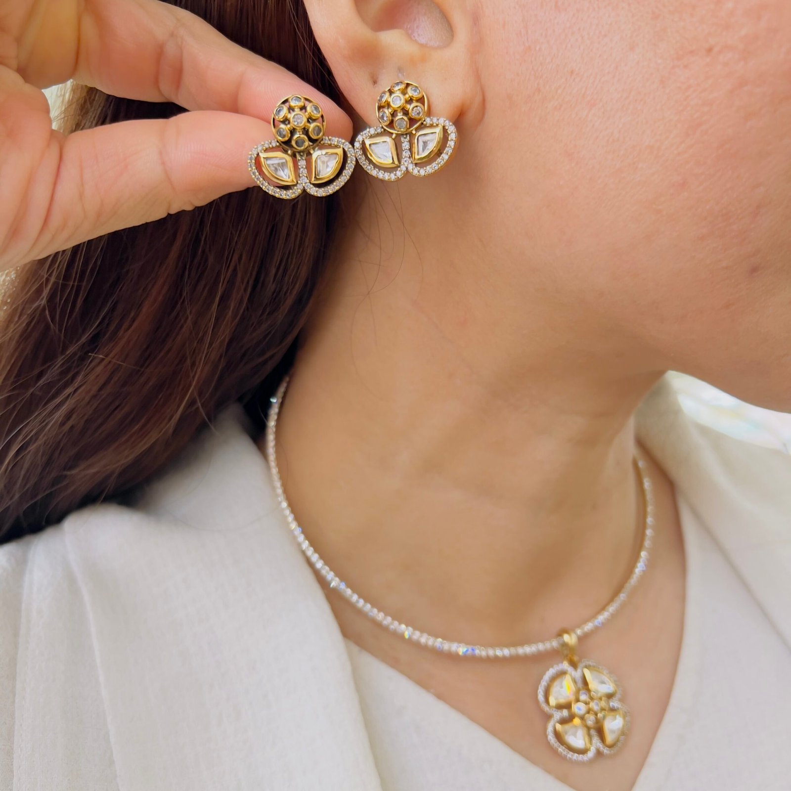 Elegant Victorian Pendant & Earrings Set - Image 2
