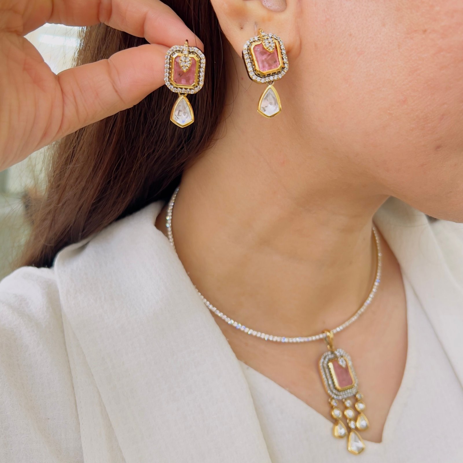 Royal Victorian Pendant Set with Emerald Stone - Image 11