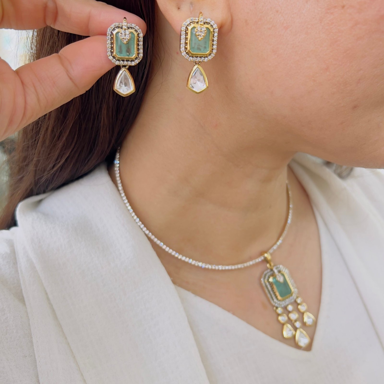 Royal Victorian Pendant Set with Emerald Stone - Image 5