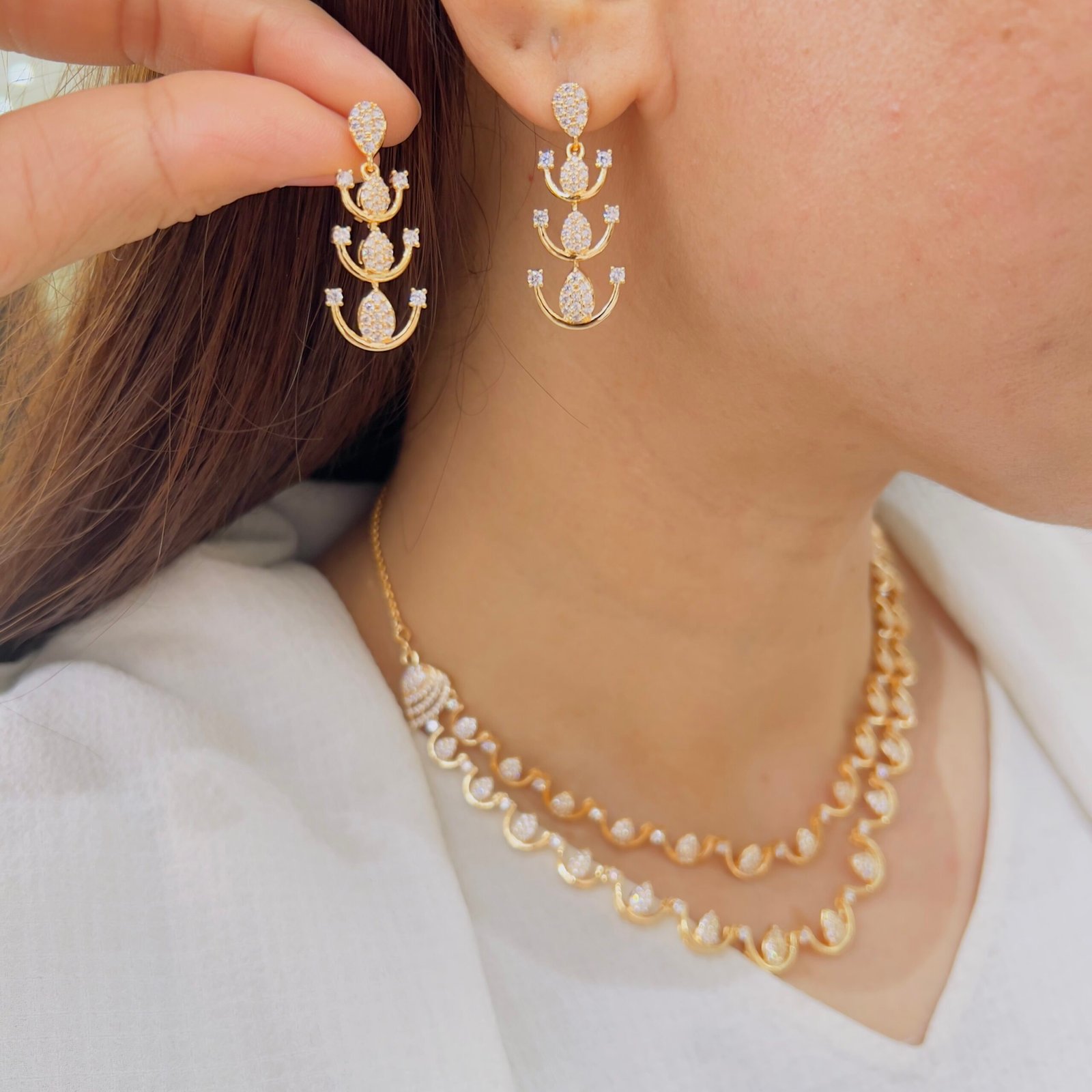Elegant Double Layer Diamond Necklace Set - Image 2