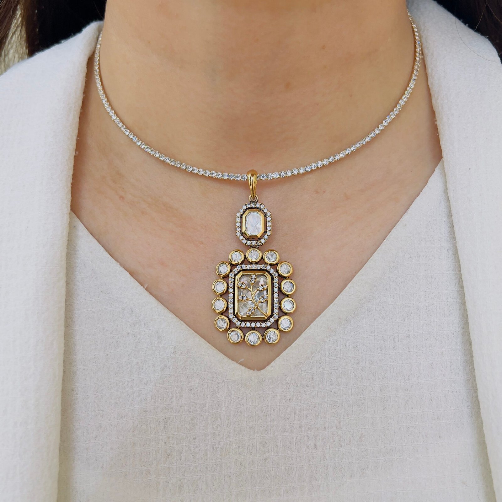 A Touch of Vintage Luxury