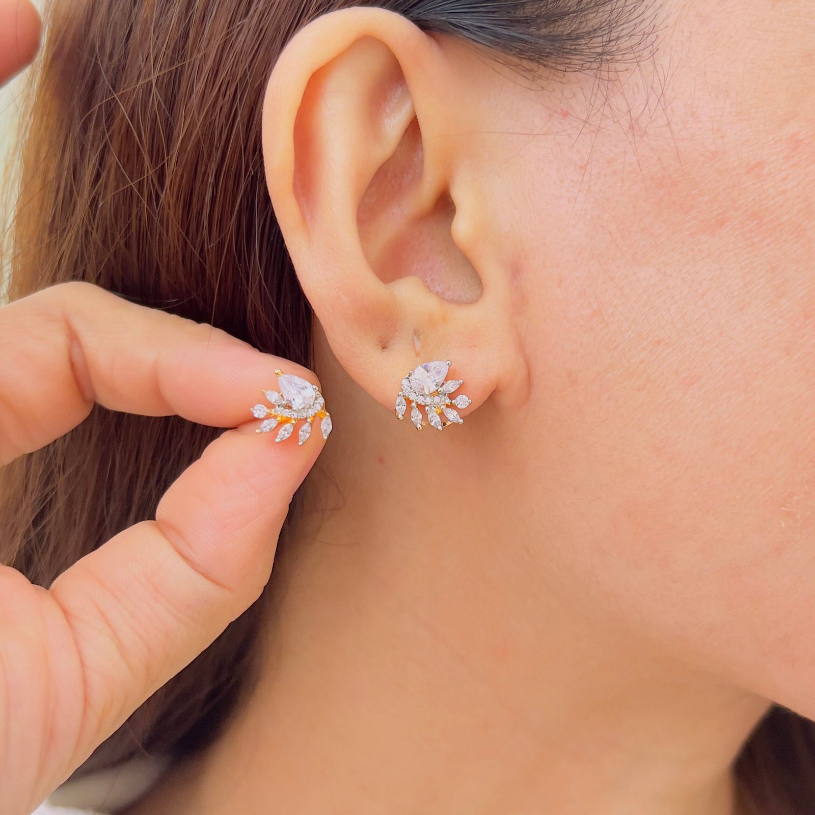 Elegant Stud Earrings for Everyday Style - Image 2