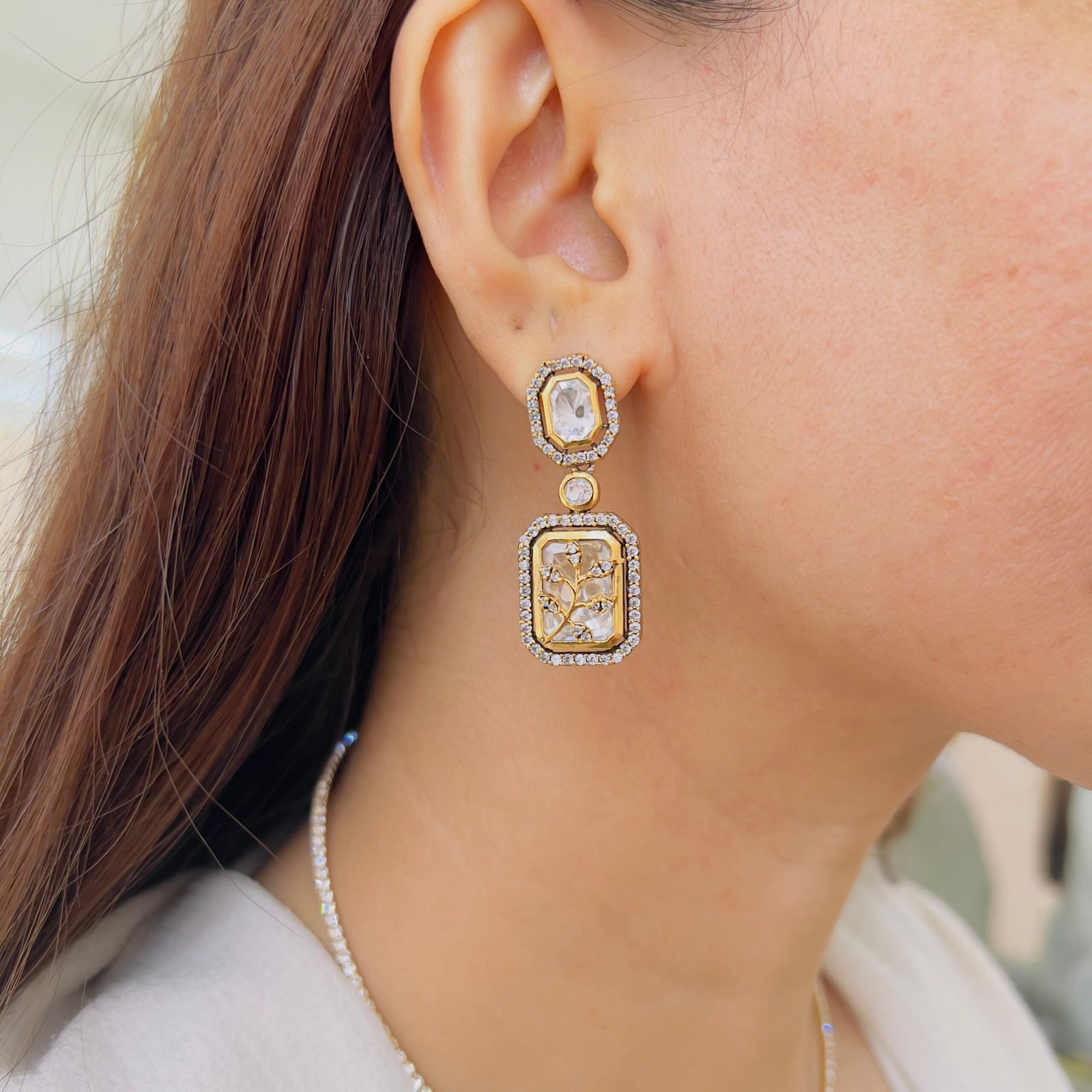 A Touch of Vintage Luxury - Image 3