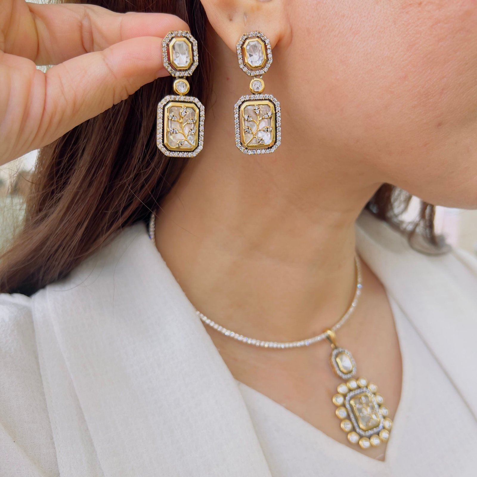A Touch of Vintage Luxury - Image 2