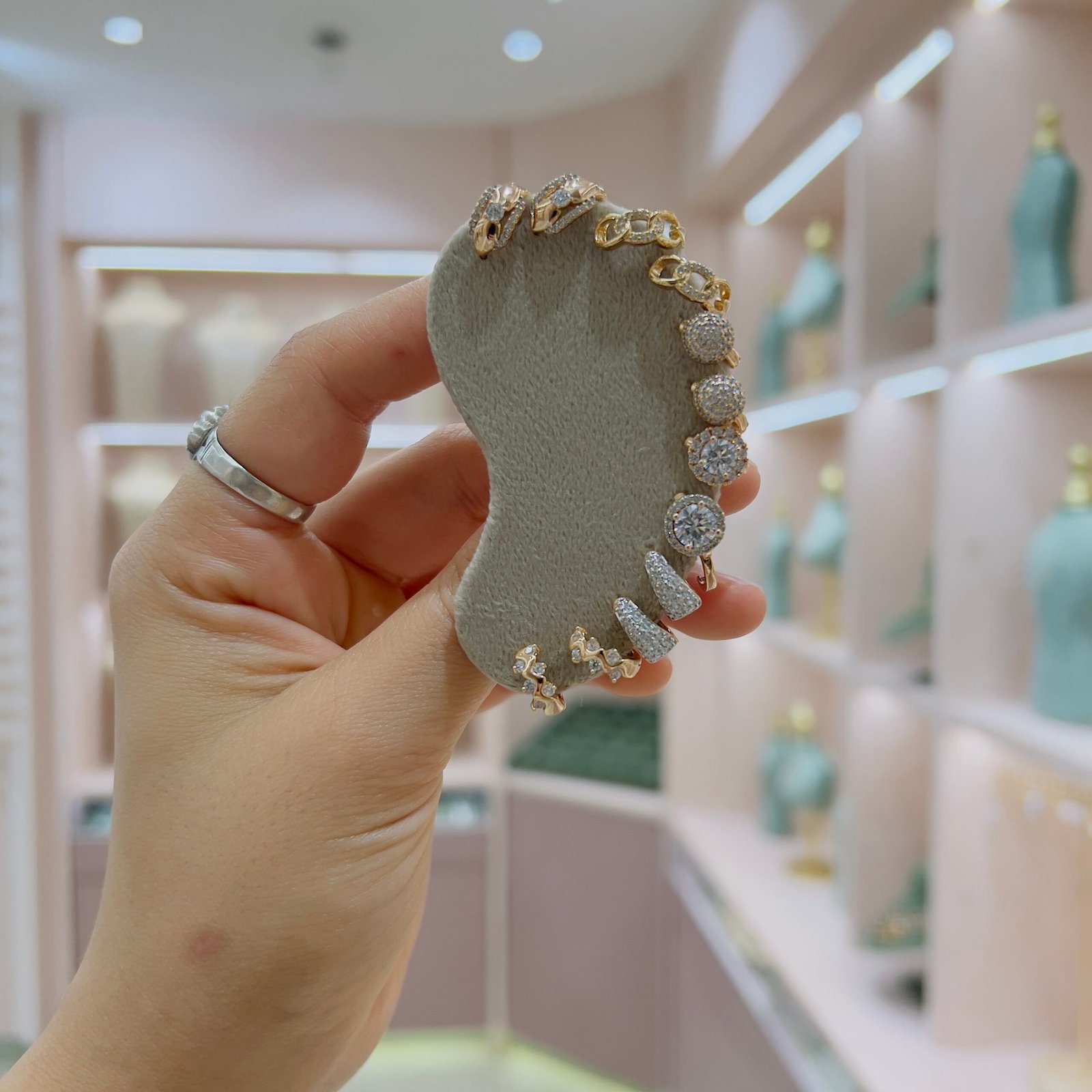 Halo Stud & Pavé Huggie Ear Set