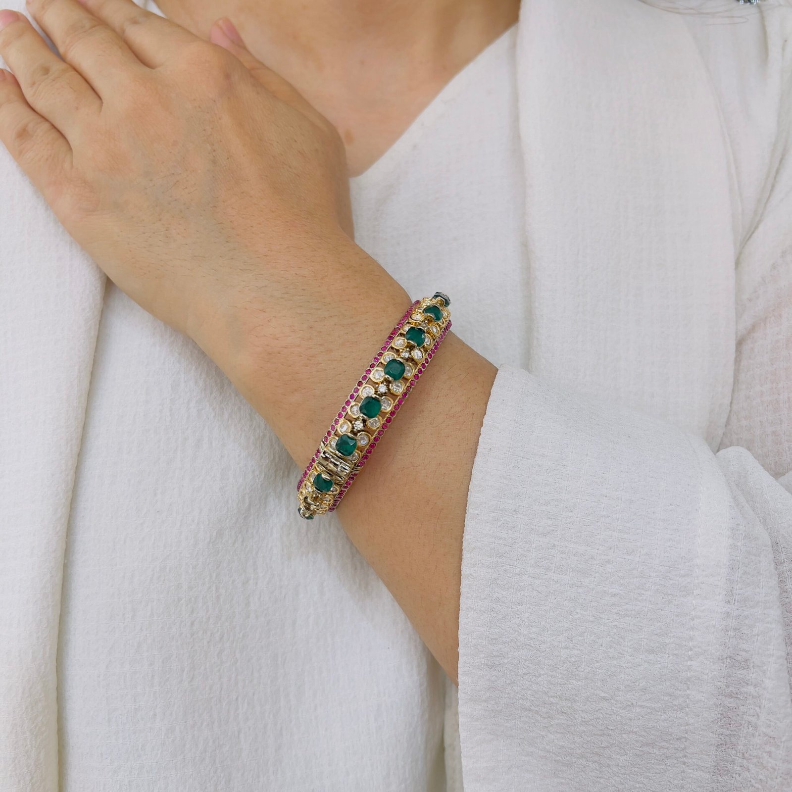 Exquisite Victorian Openable Bangle Design - Image 3