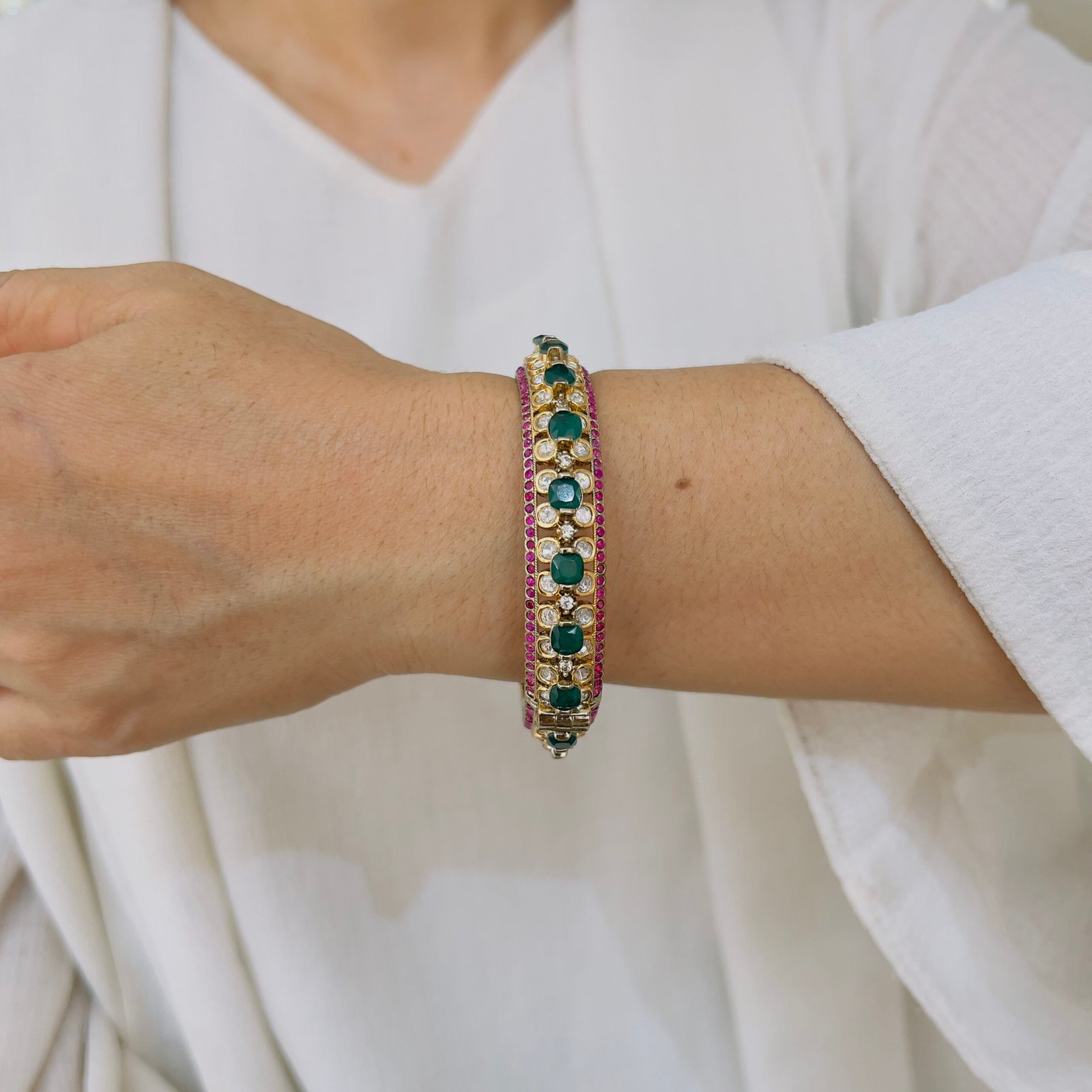 Exquisite Victorian Openable Bangle Design - Image 2
