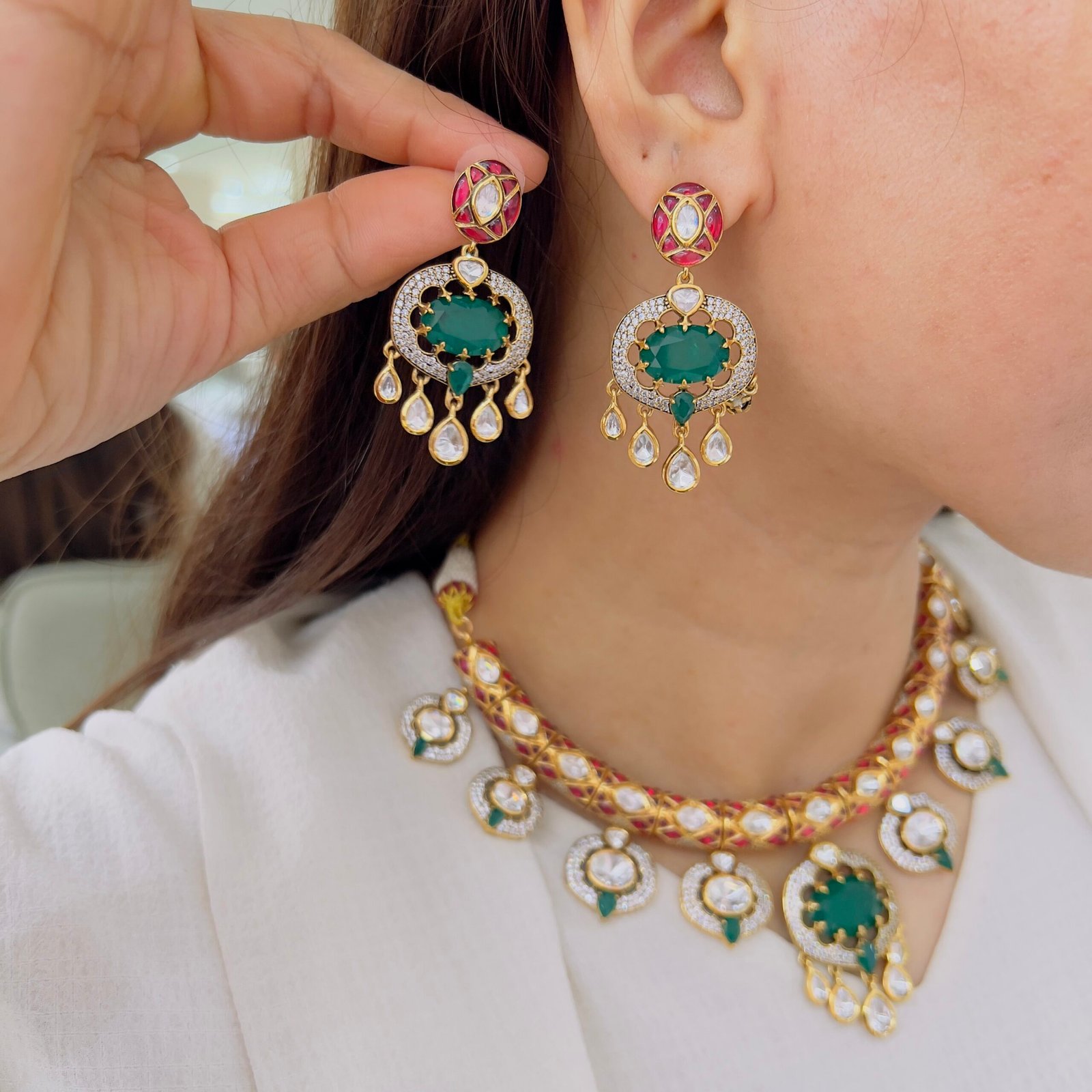 Emerald Royale Victorian Jewellery Set - Image 2
