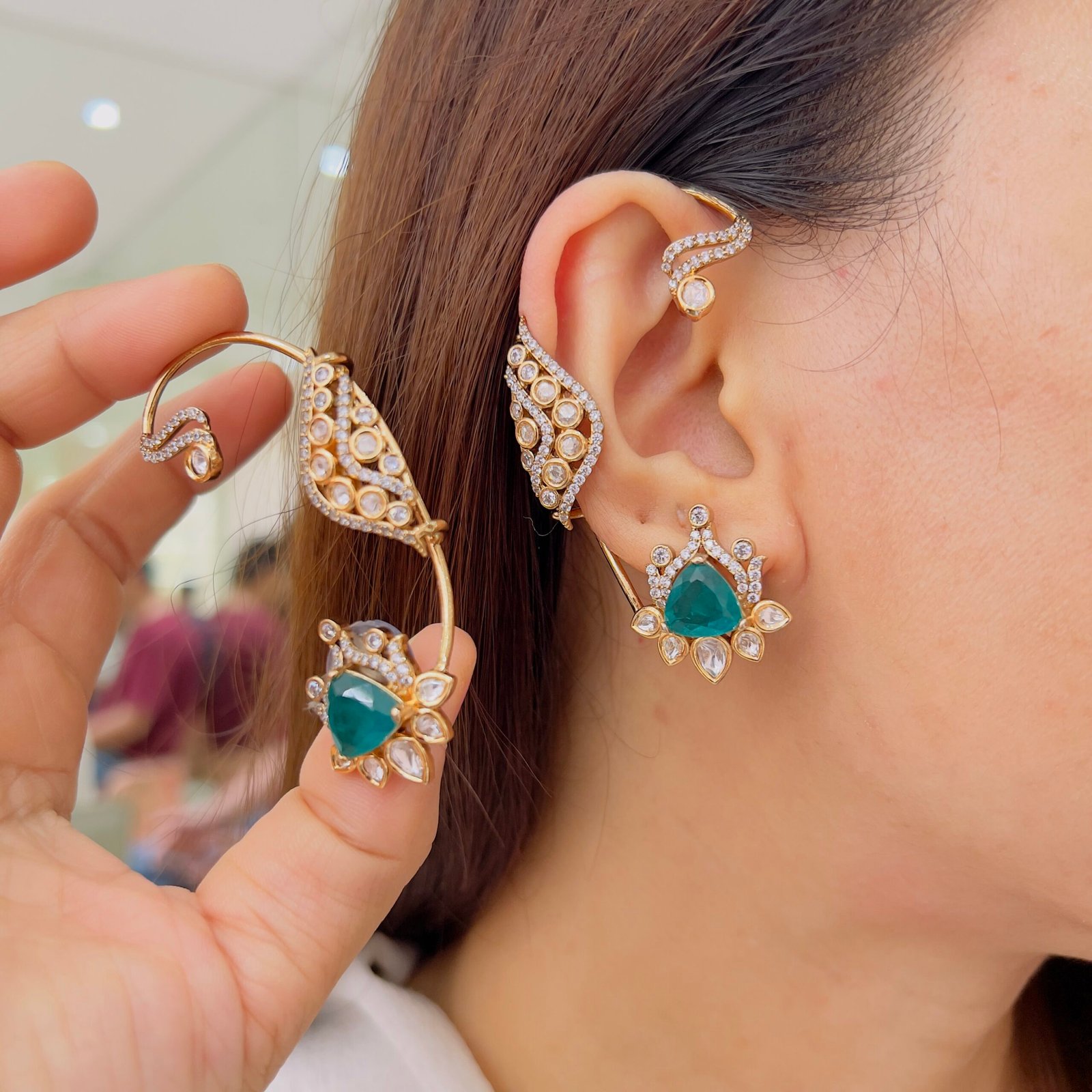 Elegant Crystal Cascade Earcuff - Image 2