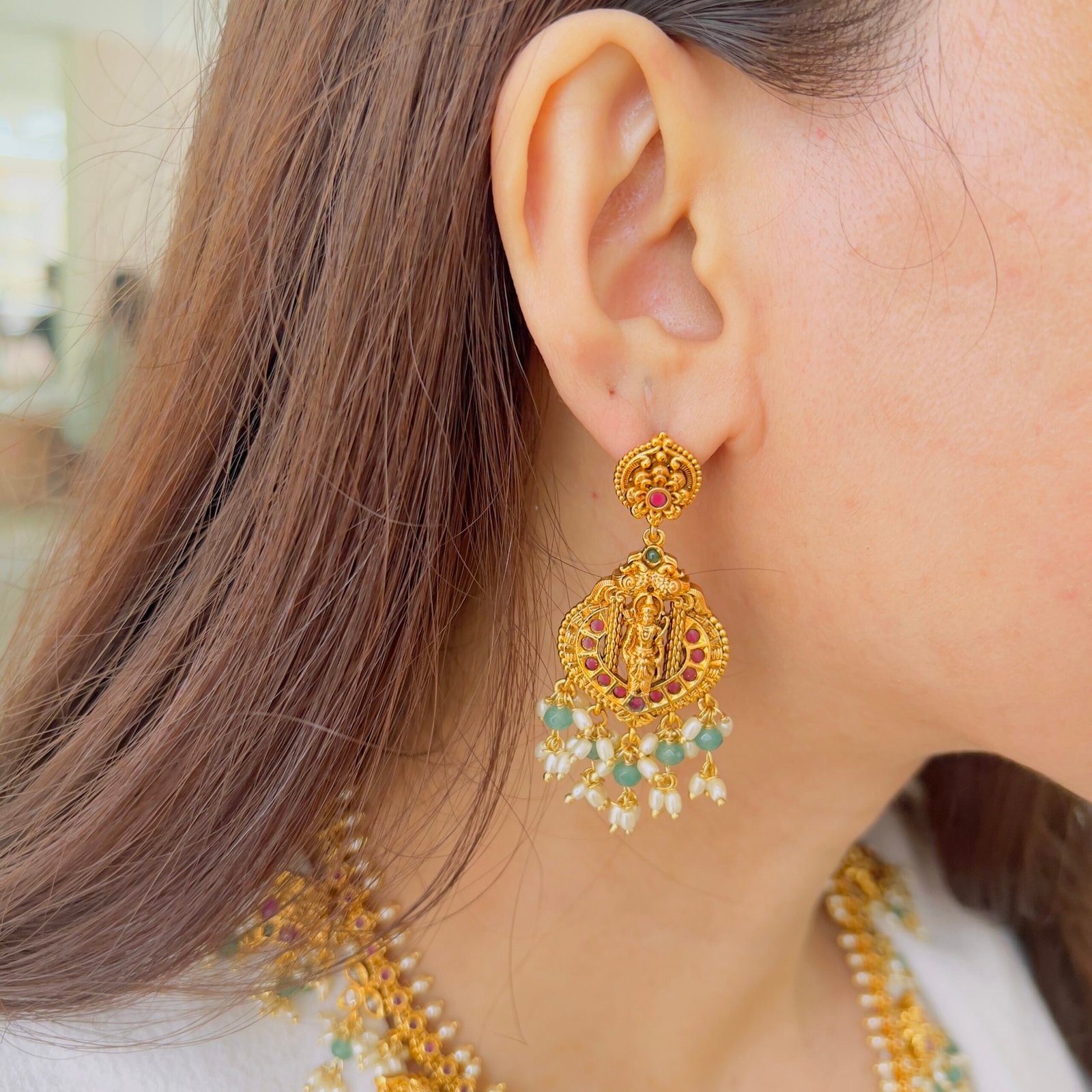Temple Elegance Necklace & Earrings Set - Image 3