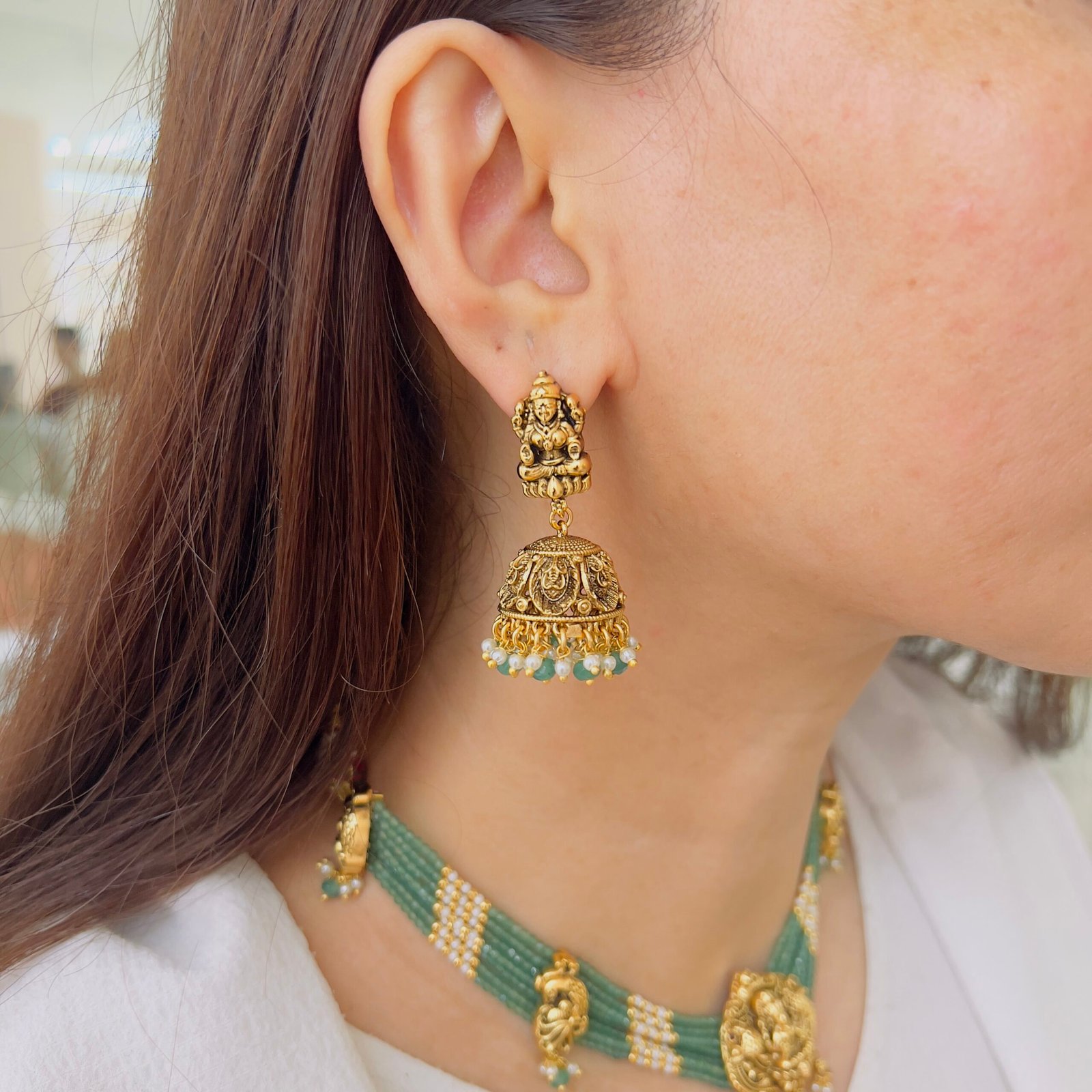 Royal Heritage Necklace & Earrings Set - Image 3