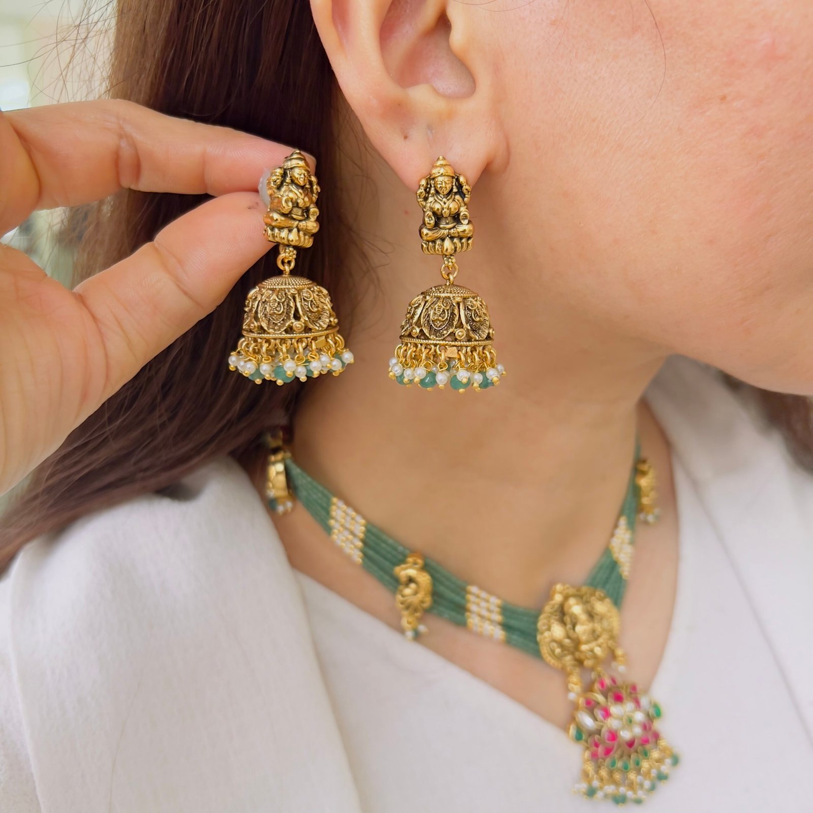 Royal Heritage Necklace & Earrings Set - Image 4