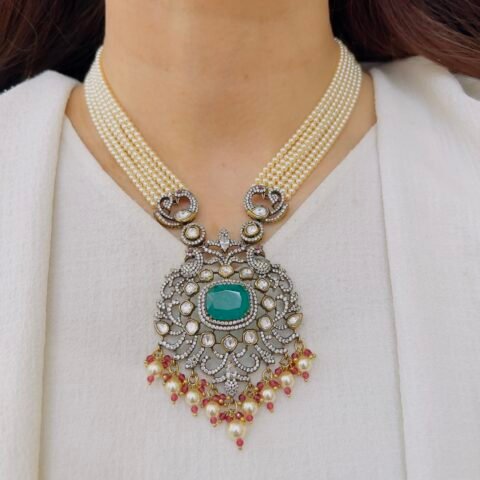 Classic Court Necklace Set