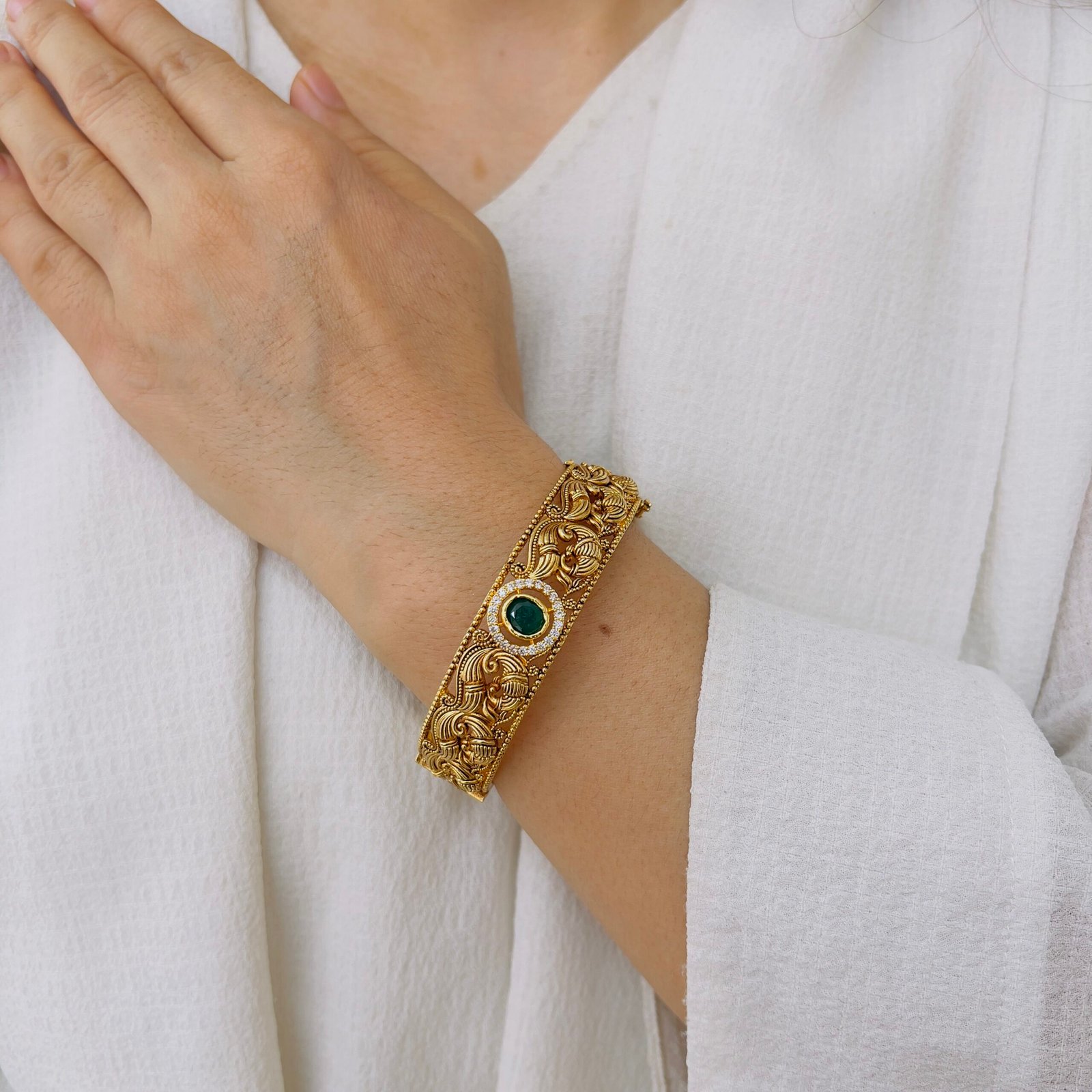 Divine Heritage Temple Bangles - Image 3